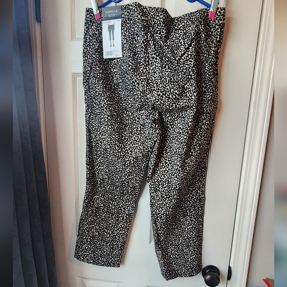 Capri pant - Picture 2 of 4